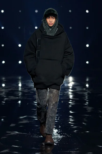 Look 28